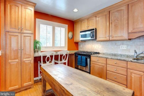 305 Ellsworth Dr, Silver Spring MD 20910-4301 exterior