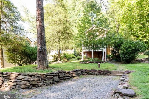 7223 Dell Ave, Clifton, VA 20124-1730