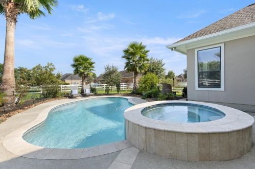 3929 Quail Run Dr, Pearland, TX 77584-7783