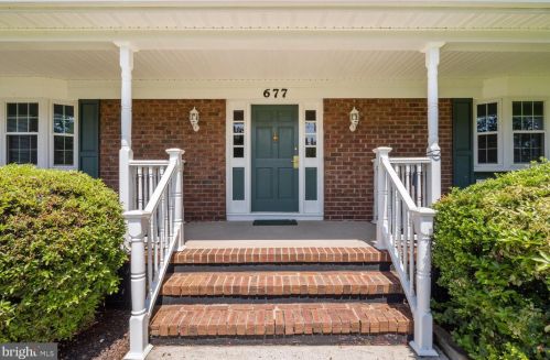 677 Paxson Ave, Trenton, NJ 08619-1141