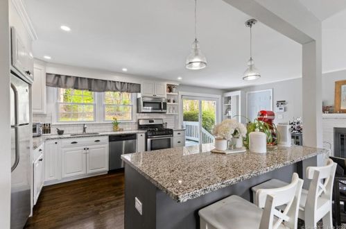32 Stillwood Rd, Wallingford, CT 06492-4731