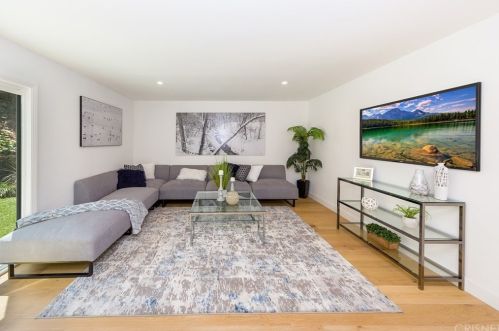 17084 Escalon Dr, Van Nuys CA  91436-3838 exterior