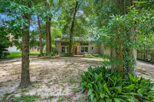 203 Deep Dale Ln, Conroe TX  77304-1249 exterior