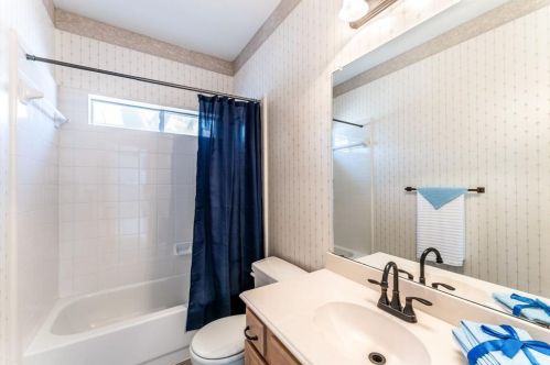 7642 Chadwick Ct, Dallas TX 75248-1600 exterior