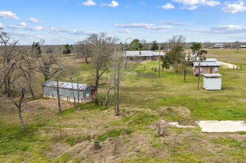 183 Blisard Rd, Webberville TX 78621-5018 exterior