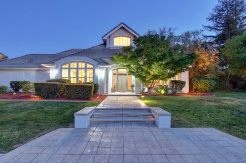 8716 Casa Del Rio Ln, Fair Oaks, CA 95628-6354