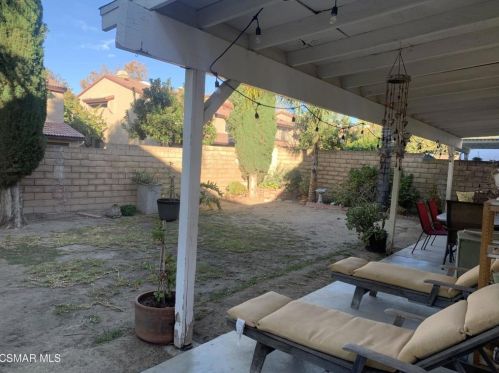 2429 Rdg Vw Ct, Simi Valley CA 93065-1923 exterior