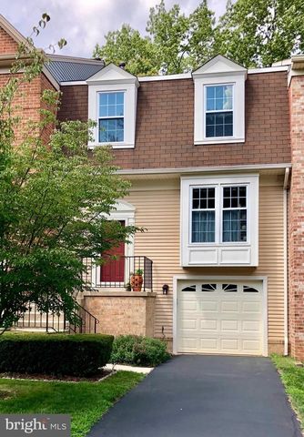 7835 Painted Daisy Dr, Springfield, VA 22152-3850