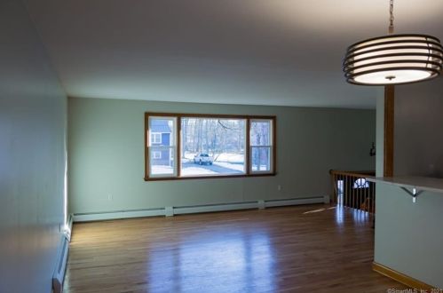 20 Millbrook Cir, Windsor, CT 06095-2315