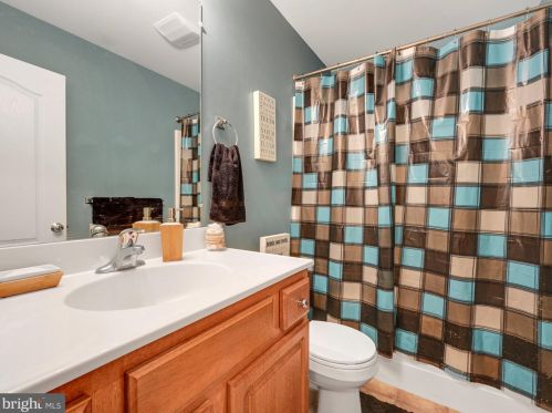 162 Eagle Dr, Ephrata PA 17522-8772 exterior