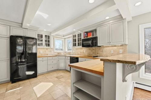 89 Perry Ave, Norwalk CT  06850-1216 exterior