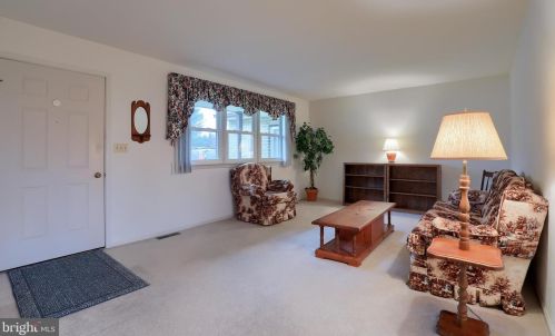 154 Amsterdam Rd, Lancaster PA  17603-9719 exterior