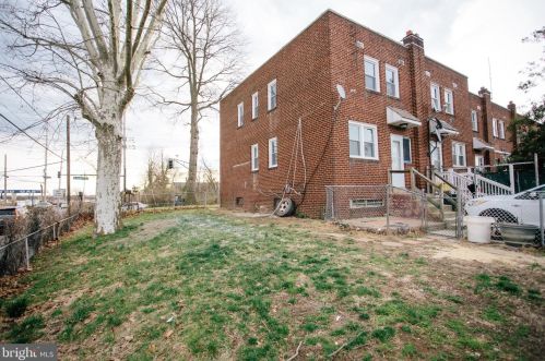 969 36th St, Camden, NJ 08105-4329