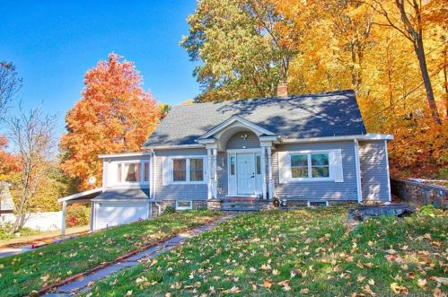 583 Prospect Rd, Waterbury, CT 06706-2400
