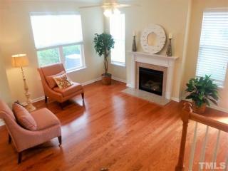 10118 Lynnberry Pl, Raleigh, NC 27617-8223