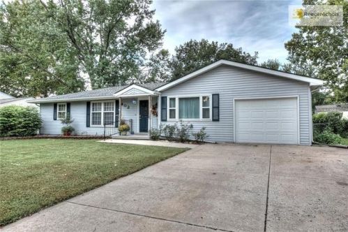 402 Monterey Ave, Liberty, MO 64068-2934