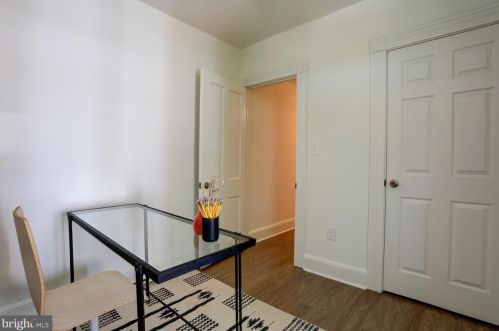 527 Howard Ave, Lancaster PA  17602-4421 exterior