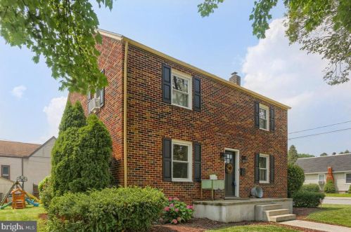 120 46th St, Harrisburg, PA 17111-2637