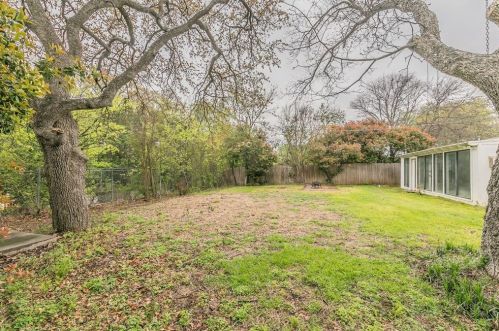 7100 Martha Ln, Fort Worth TX  76112-5306 exterior