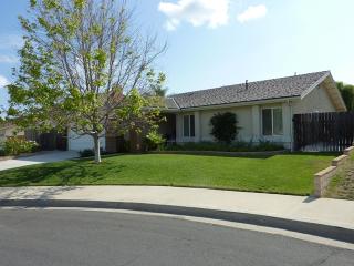 2089 Viking Dr, Camarillo, CA 93010-2141