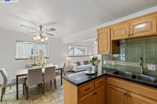 1381 Marybelle Ave, San Leandro CA 94577-2319 exterior