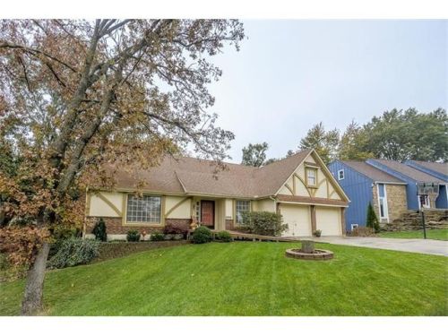 6810 Acuff St, Shawnee Mission, KS 66216-2107