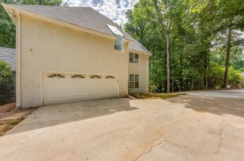 3607 Wildwood Farms Dr, Duluth GA  30096-6117 exterior