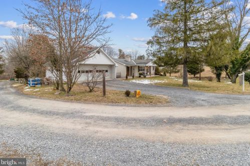 48 Calvin Unger Ln, Berkeley Springs WV 25411-5181 exterior