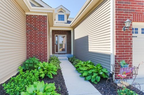 1153 Kingsmill Dr, Barrington Hills, IL 60102