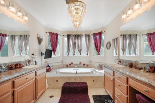11364 Pondhurst Way, Riverside CA  92505-3471 exterior