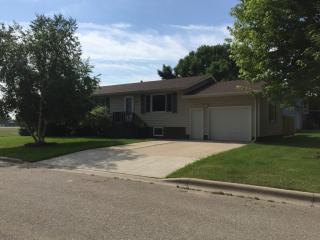 802 8th Ave, Milbank, SD 57252-3114