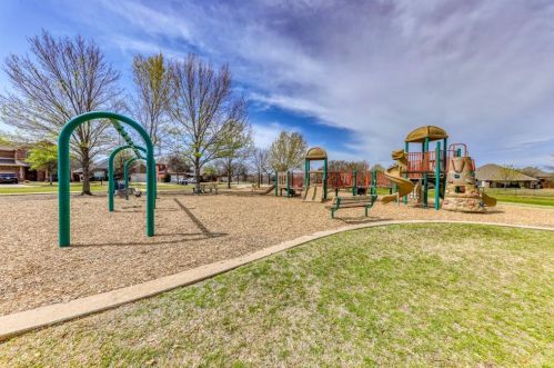 308 Darlington Trl, Fort Worth TX  76131-3584 exterior