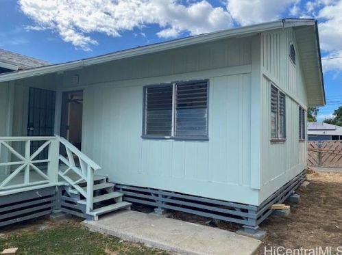 84815 Lahaina St, Nanakuli, HI 96792-1841