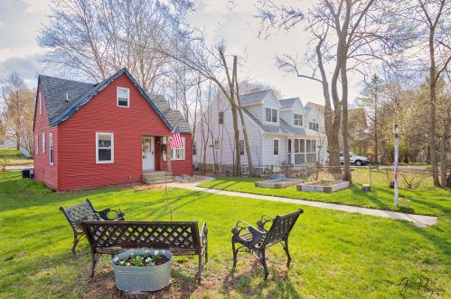 415 Rose Ave, Island Lake, IL 60042-9486