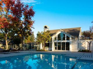 111 Rengstorff Ave, Mountain View CA  94043-4208 exterior