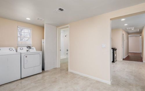 1011 Gallagher St, Dallas TX  75212-2808 exterior