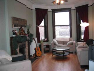 831 Wellington Ave, Chicago IL  60657-5123 exterior