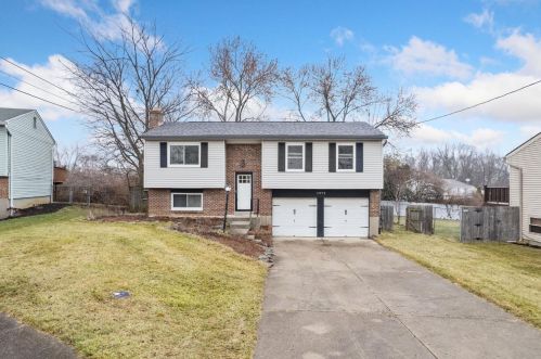 12052 Gaylord Dr, Cincinnati, OH 45240-1110