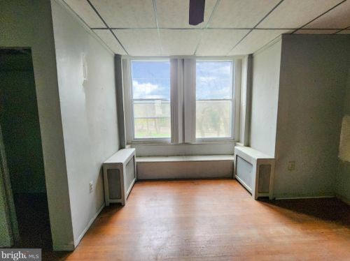 6804 Emlen St, Philadelphia PA  19119-2641 exterior