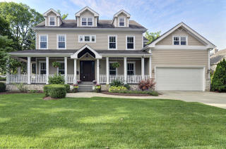 204 Madison St, Oak Brook IL  60521-3222 exterior