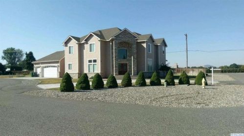 3103 Cabernet Ct, Pasco, WA 99301-1592