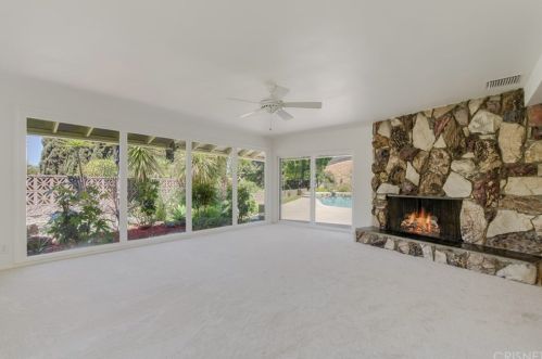 15543 Royal Ridge Rd, Van Nuys, CA 91403-4206