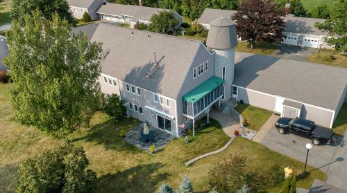 45 Hilltop Pl, New London, NH 03257-5410