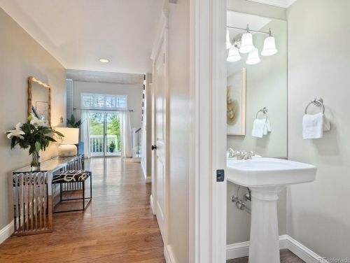 7462 Monaco St, Englewood CO  80112-1302 exterior