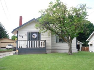 220 24th Ave, Yakima, WA 98902-2366