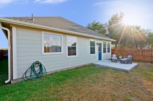 11920 Pecan Gate Way, Webberville TX 78653-3975 exterior