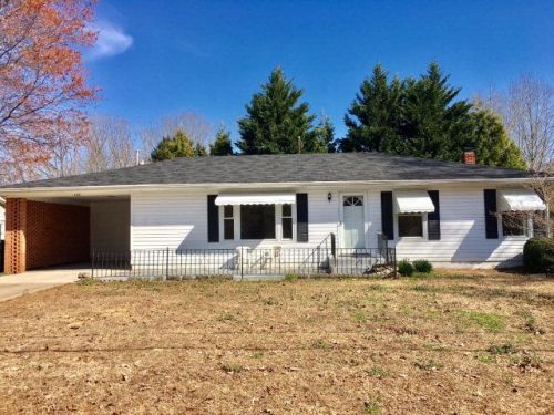 128 Lamberth Dr, Danville, VA 24541-5418