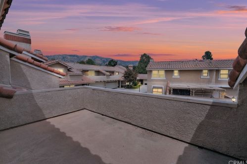 1721 Compromise Line Rd, Glendora, CA 91741-3888