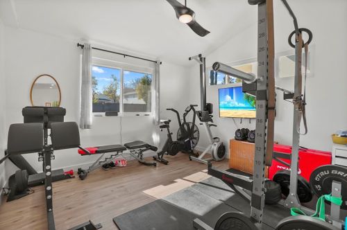15751 Morrison St, Van Nuys CA  91436-1543 exterior