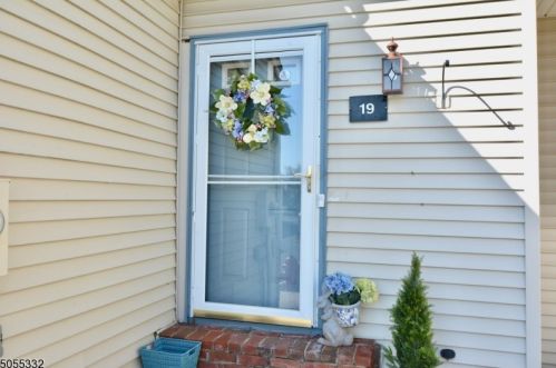 19 Coppermine Vlg, Flemington, NJ 08822-1567